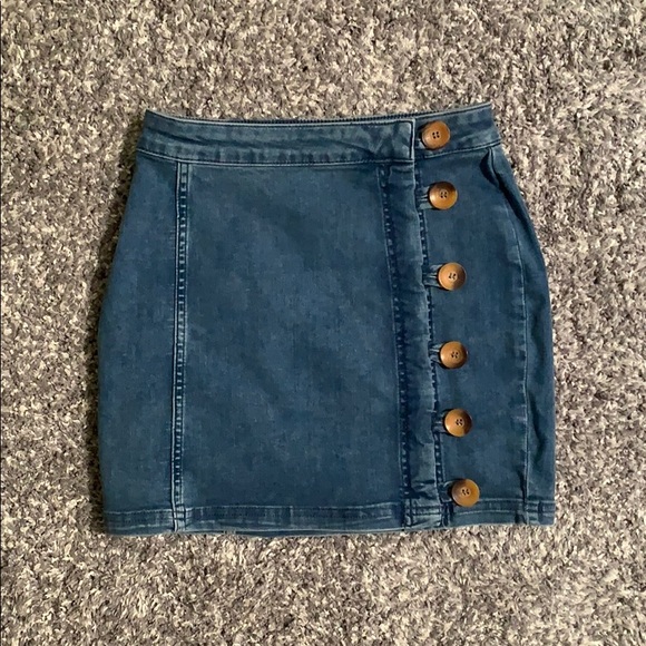 Free People Dresses & Skirts - FREE PEOPLE DENIM MINI SKIRT